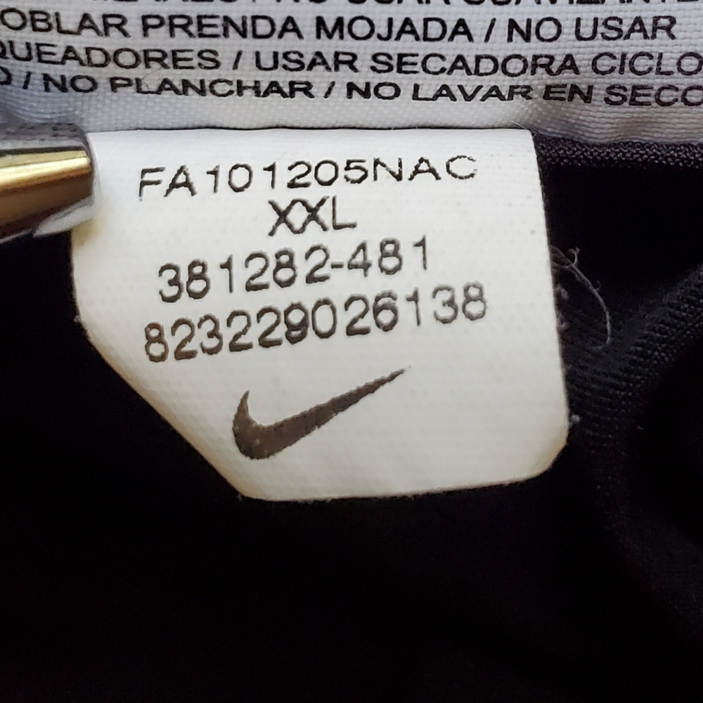 Nike - Picture 10 of 14